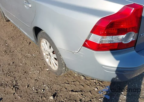 2005 Volvo S40 2.4I z USA, uszkodzony, nr VIN YV1MS390X52118143